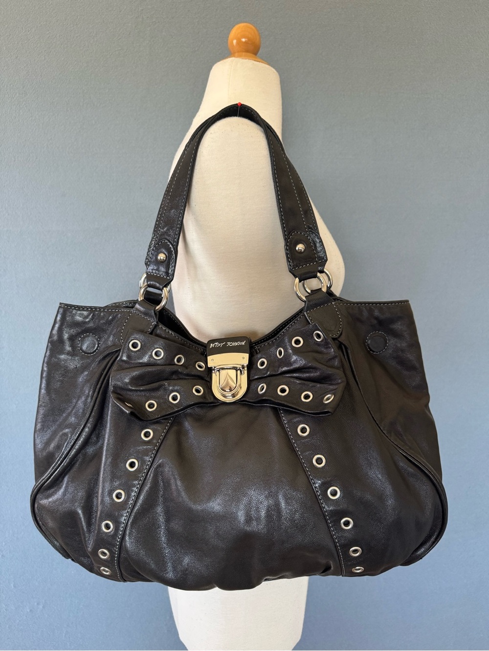 Vtg Betsey Johnson Bows & Arrows Black Lambskin Leather Hobo Bag Satchel Y2K